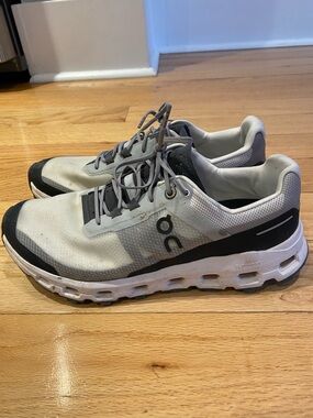 Cloudvista Lightweight Women’s Running Shoes - White/Gray